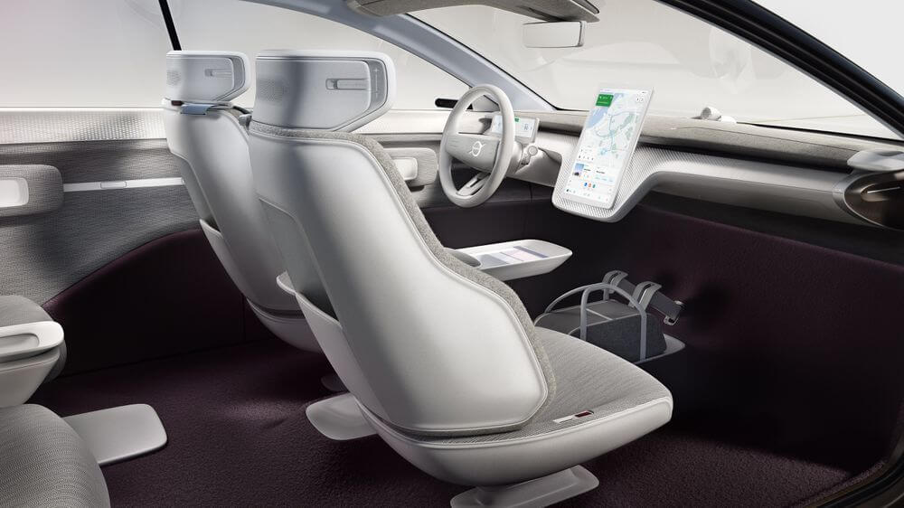 مساحة داخلية فسيحة في سيارة فولفو Concept Recharge - مفهوم السيارات الكهربائية