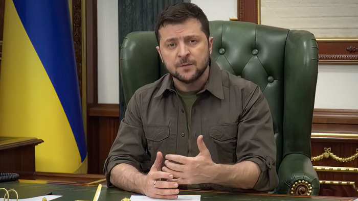فولوديمير زيلينسكي - فيديو deepfake للرئيس الأوكراني