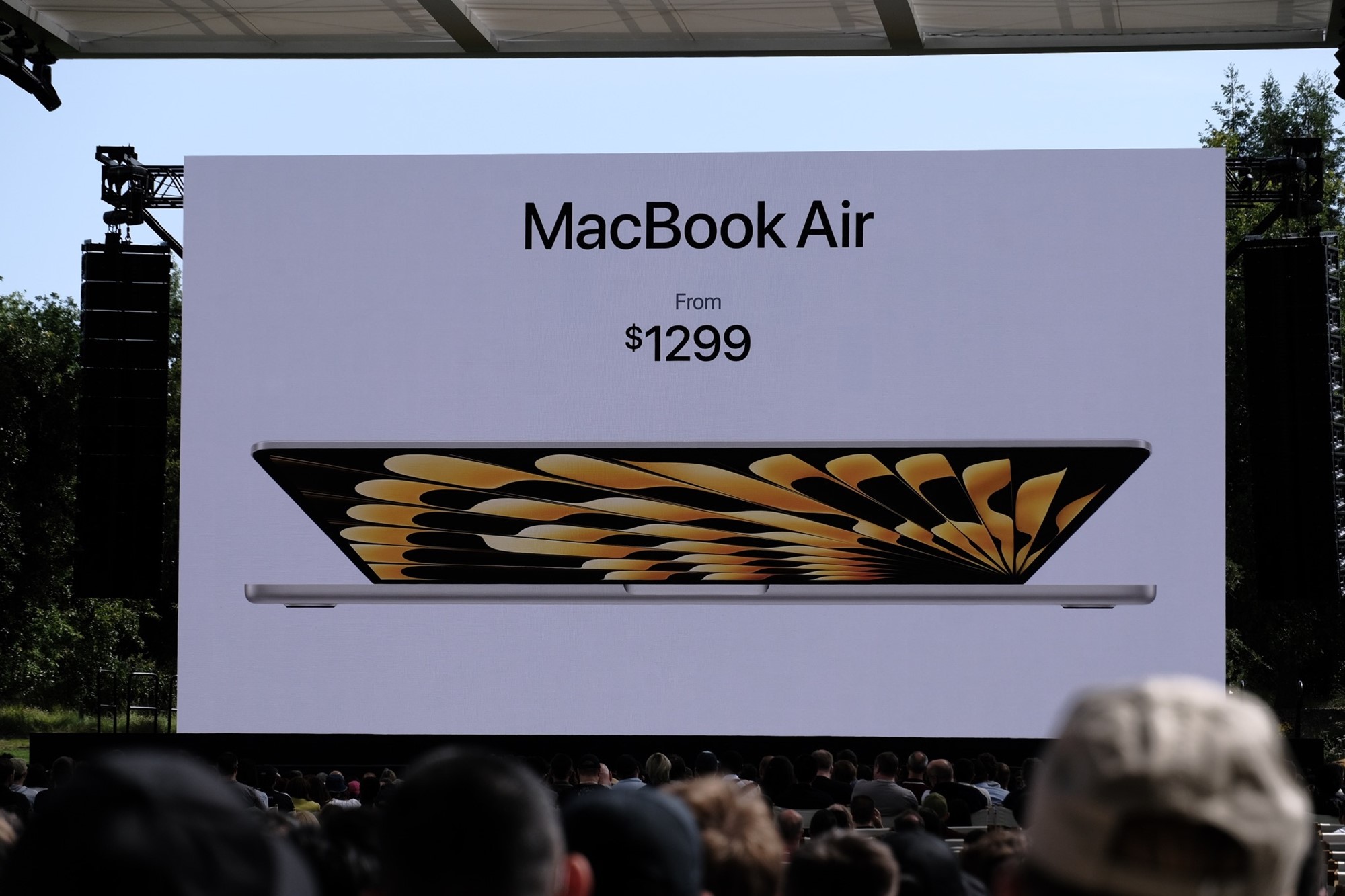 macbook air 15 m2 price