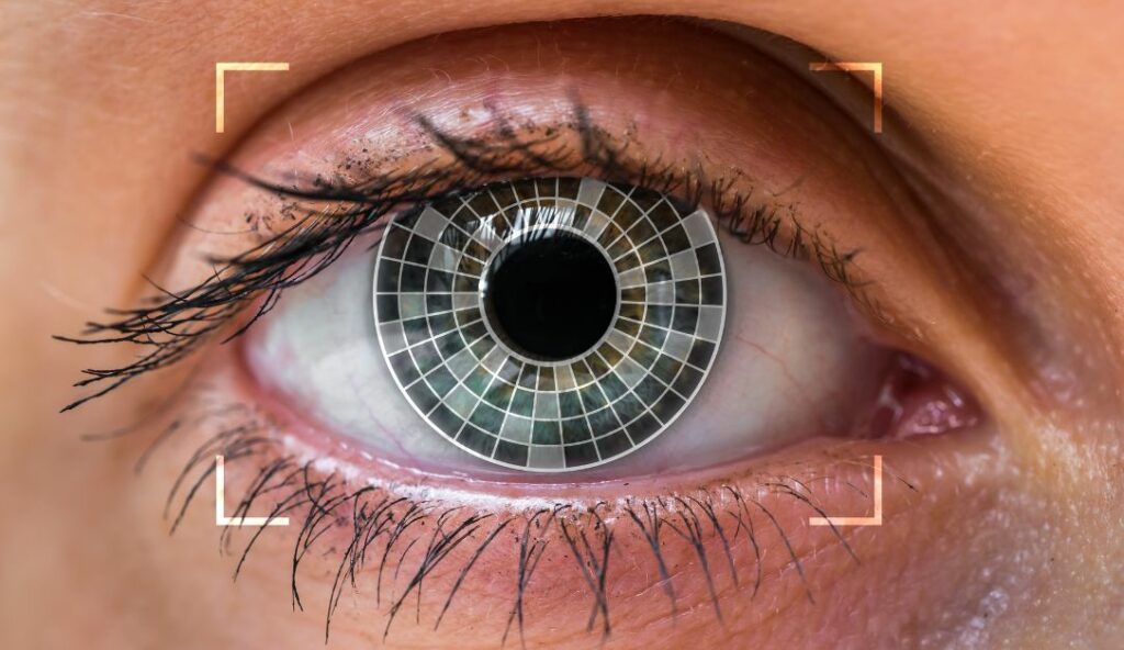 أبل Optic ID لتسجيل الدخول إلى Vision Pro بالعين