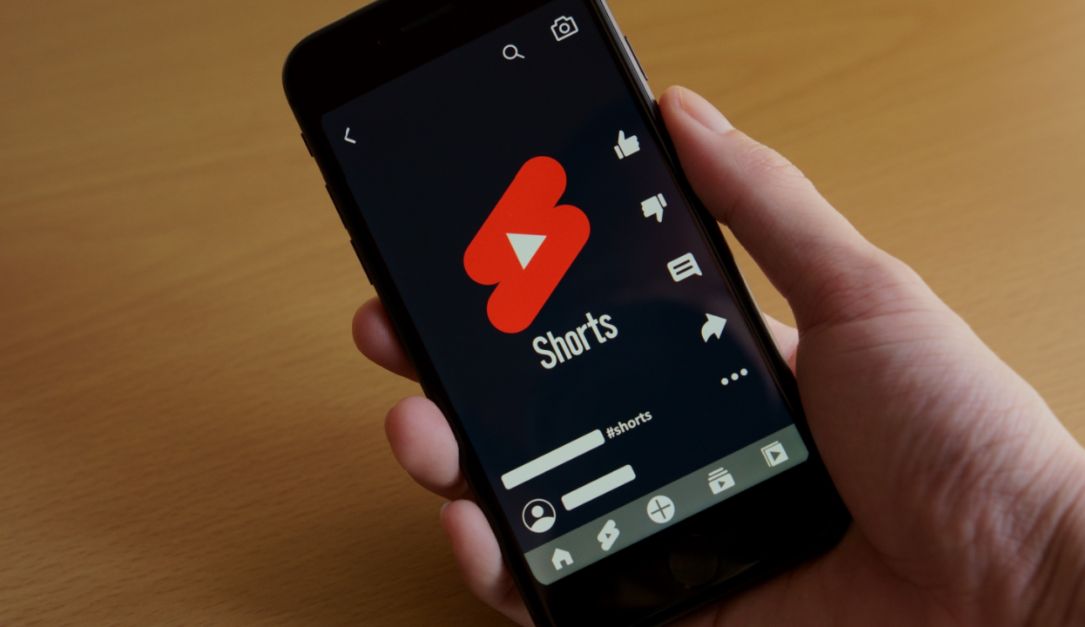 يوتيوب يتحدى تيك توك ويطلق أدوات إبداعية جديدة لصنّاع محتوى شورتس