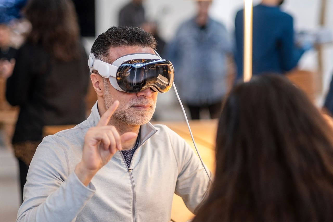 نظارة-Apple-Vision-Pro-ترسّخ-مكانتها-ضمن-المنظومة-البيئية-لبرامج-ابل
