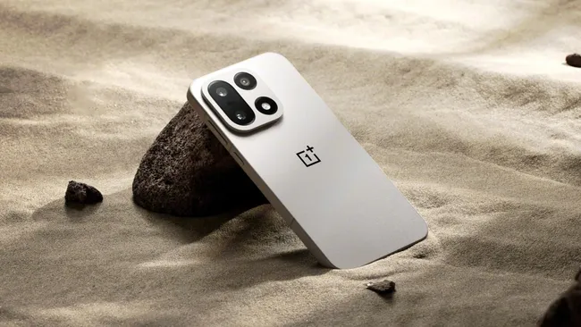 قل-مرحبًا-لهاتف-OnePlus-15