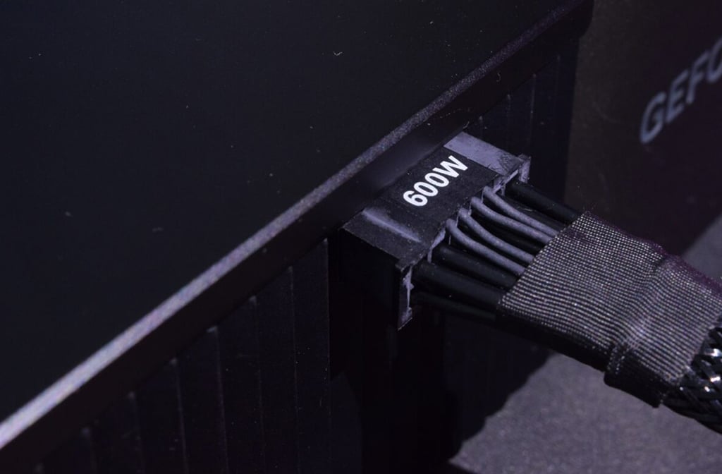 another-rtx-4090-melted-in-front-of-us