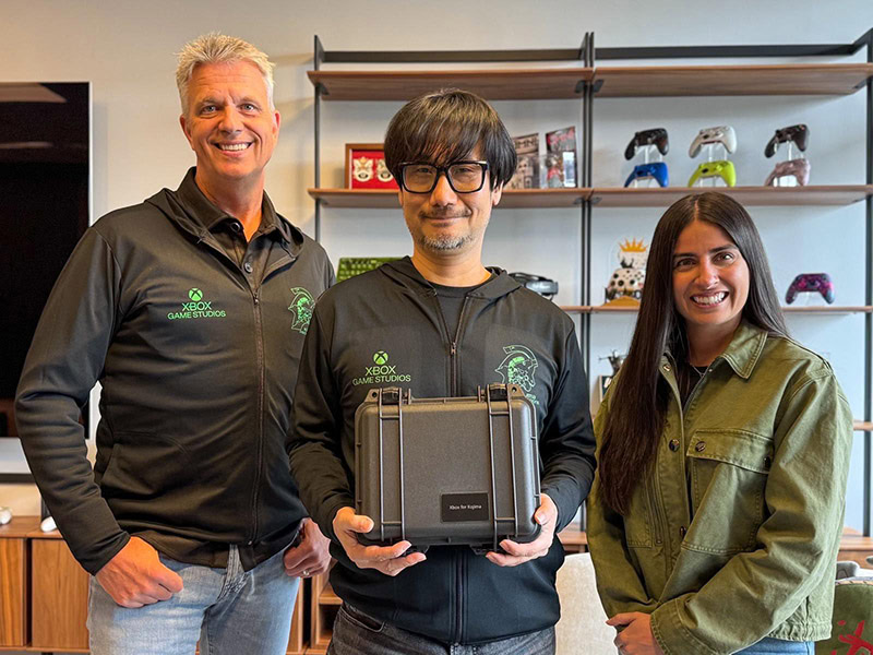Hideo-Kojima-يزور-قلعة-XBOX-لأسباب-غير-معروفة