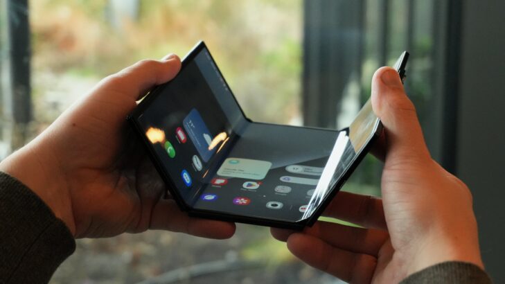 سامسونغ-لن-تتخلى-عن-مفهوم-الهواتف-ثلاثية-الطي-بل-العكس-Galaxy-Z-TriFold-2-يخضع-لإعادة-تصميم-من-الصفر