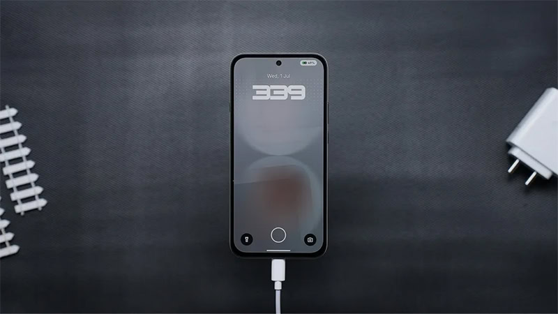 كم يصل عمر البطارية في هاتف Nothing Phone 4b